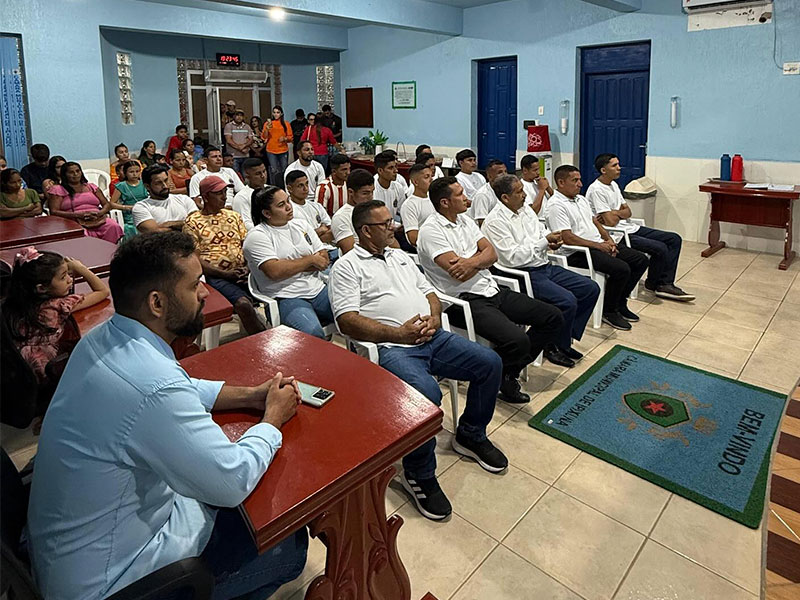 Prefeitura de Ipixuna e Marinha do Brasil realizam entrega de carteiras para motoristas fluviais